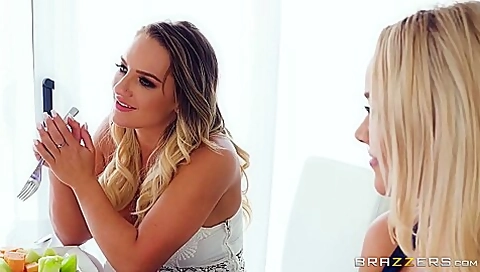 Alexis Monroe, Cali Carter, Jessa Rhodes, Keiran Lee Our Horny Lesbian Housemates / 16.9.2017