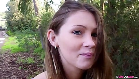 Maddison - Standing Squirt