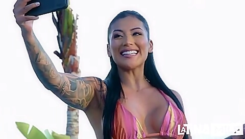 Mariana Martix - Sex Influencer Fucked By Her Assistant
