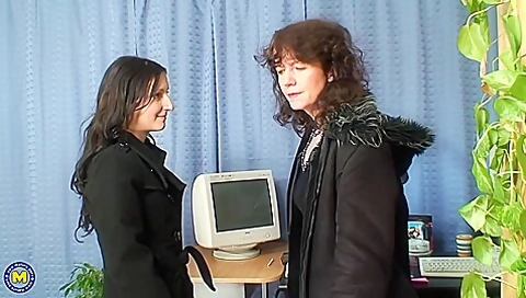 Older Slut Takes On A Bit Of Pussy Pie With Kristin And Harrietta