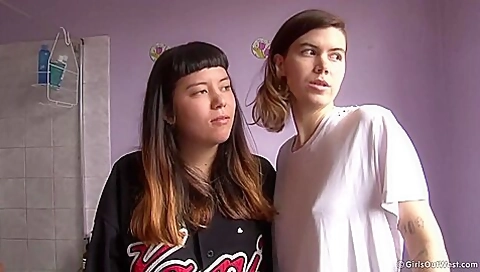 Chrissy & Jay Jay - Bubble Bath Bts