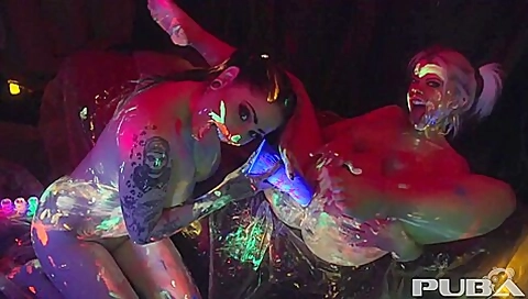 Black-light Babes Nadia And Ophelia Suck Off A Colorful Cock - Ophelia Rain, Nadia White And Phil Colons