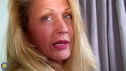 Valentina J. In This Hot Housewife Gets A Facial
